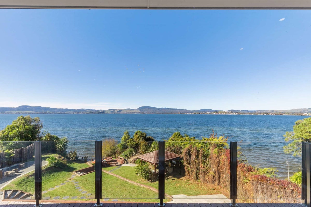 177 Kawaha Point Road, Kawaha Point, Rotorua - Carousel 2