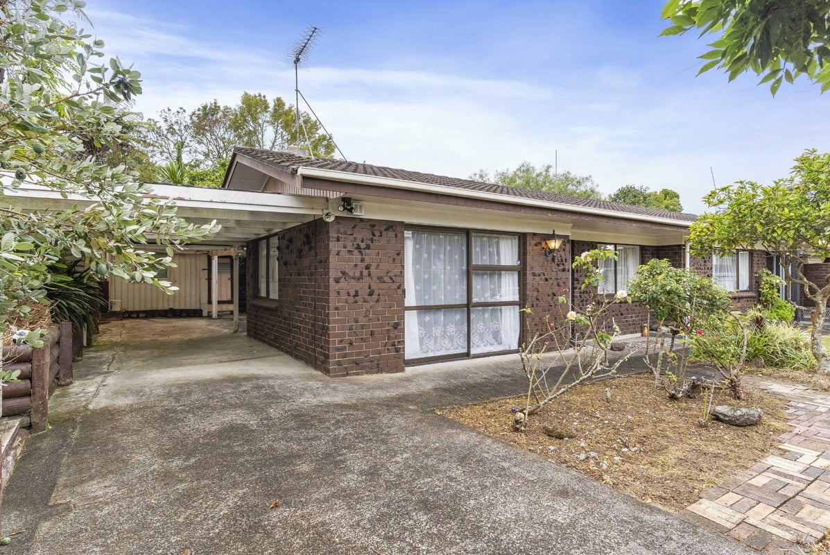 1/2A Takapu Street, Henderson, Auckland - Carousel 1