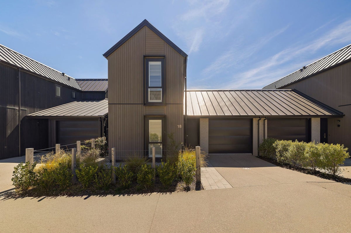 18 Chapman Way, Jacks Point, Queenstown - Carousel 1