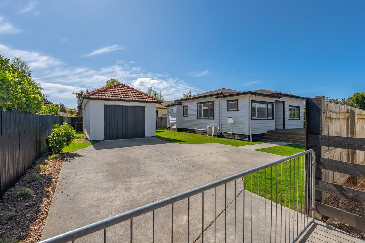 906A Churchill Street, Akina, Hastings, Hawke's Bay - Carousel 13