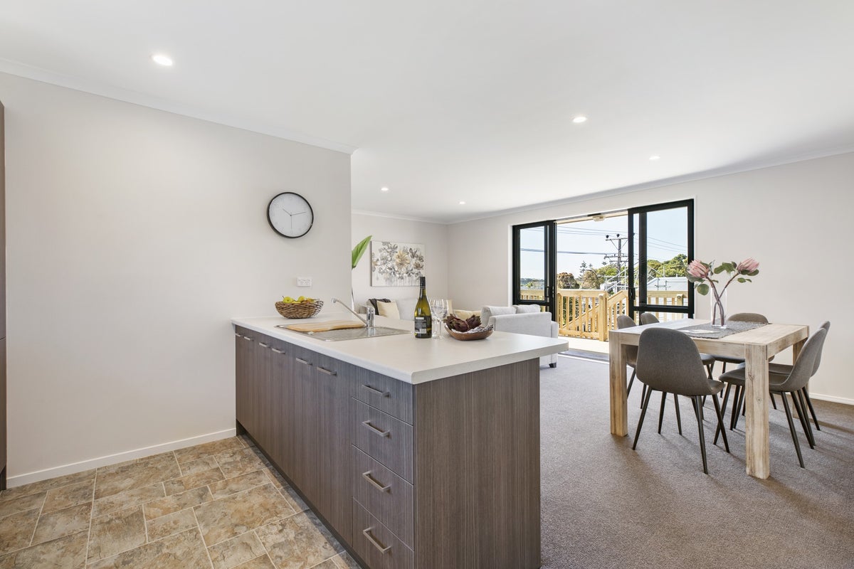 13 Waiora Road, Stanmore Bay, Whangaparaoa - Carousel 2