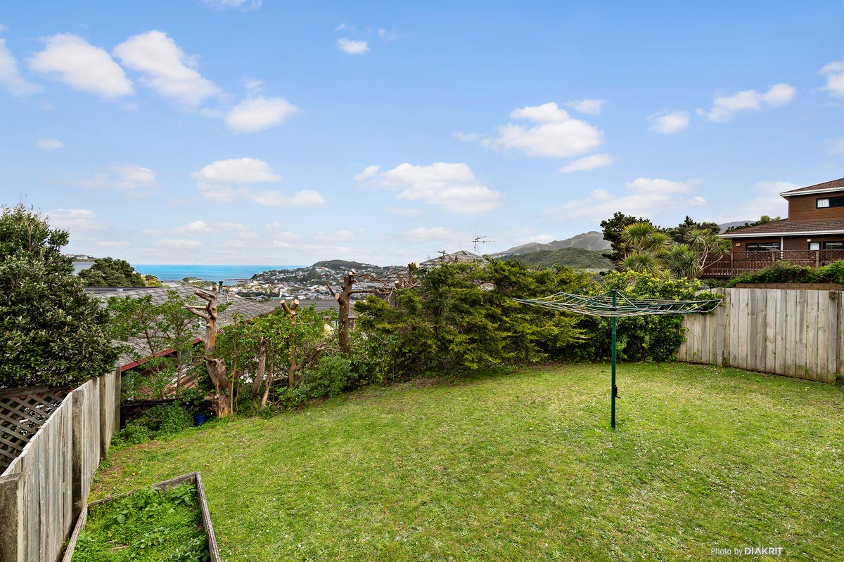 1 Bay Lair Grove, Island Bay, Wellington - Carousel 2