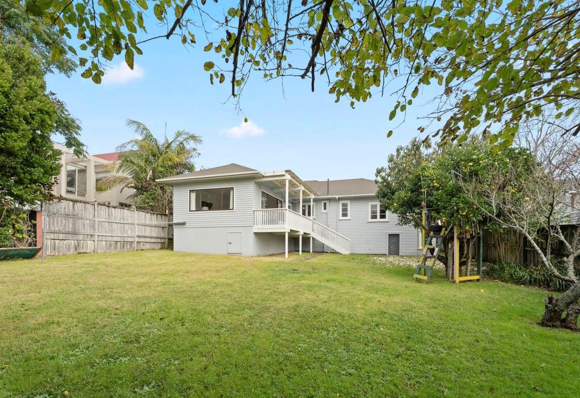 21 Waiatarua Road, Remuera, Auckland - Carousel 2