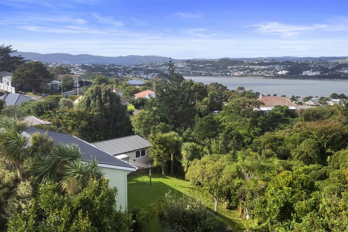 12A Whenua View, Titahi Bay, Porirua - Carousel 2