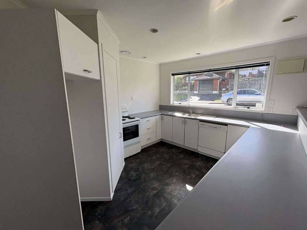 47 Gordon Avenue, Forrest Hill, Auckland - Carousel 2