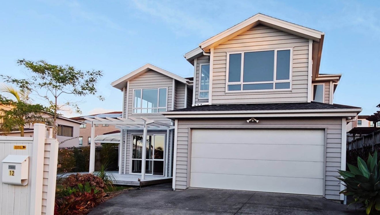12 Fernhill Way, Oteha, Auckland - Carousel 1