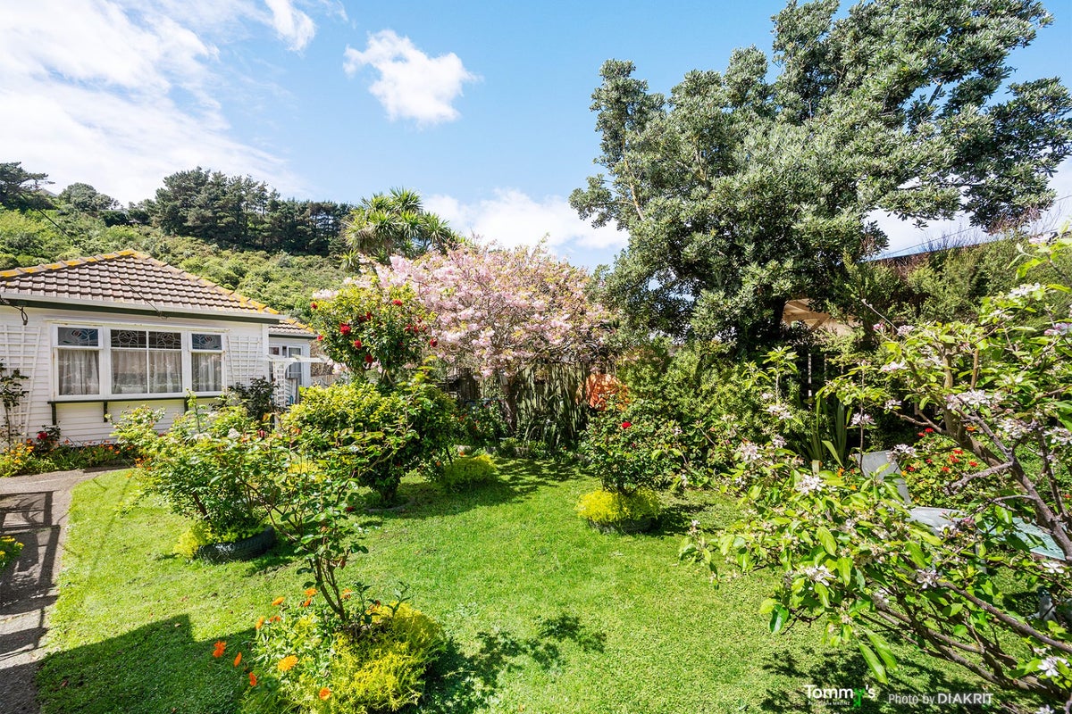 70 Happy Valley Road, Owhiro Bay, Wellington - Carousel 1