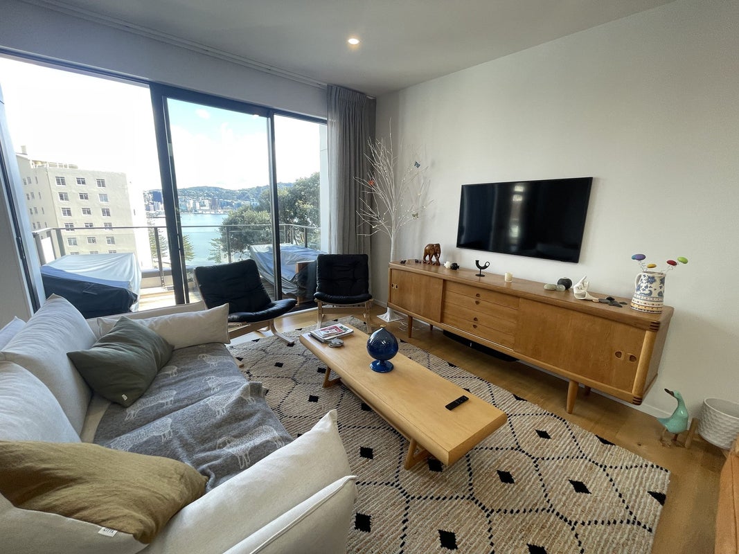 1E Wilkinson Street, Oriental Bay, Wellington - Carousel 1