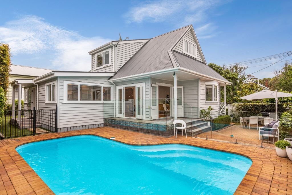36A Summer Street, Stanley Point, Auckland - Carousel 2