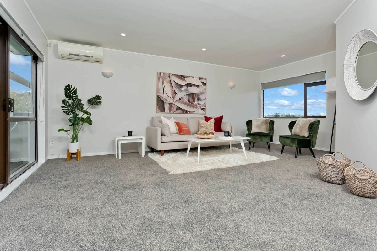 2/6 Ensign Place, Hillcrest, Auckland - Carousel 2