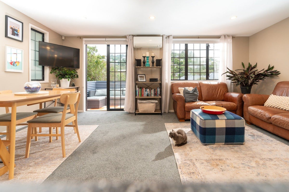 154A Newlands Road, Newlands, Wellington - Carousel 1