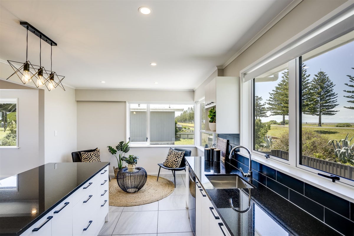 138 Te Awa Avenue, Awatoto, Napier - Carousel 2