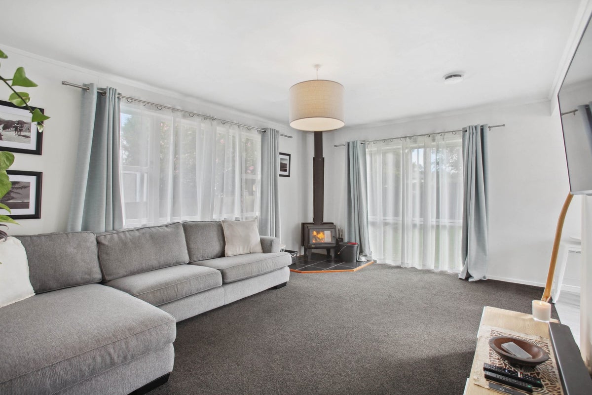 47 Universal Drive, Henderson, Auckland - Carousel 2