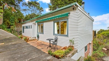 28 Kauri Point Road, Laingholm, Auckland - Carousel 1
