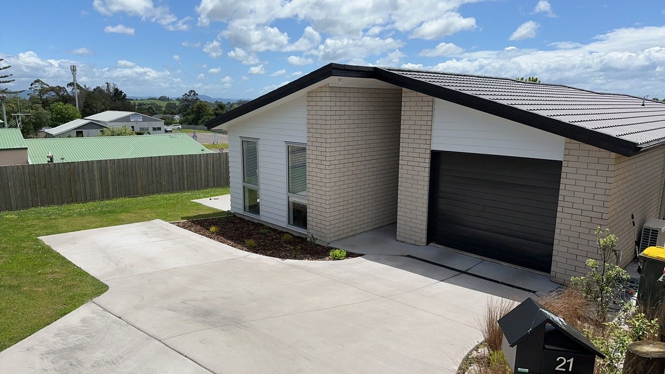 21 Te Kaka Place, Omokoroa, Omokoroa - Carousel 1