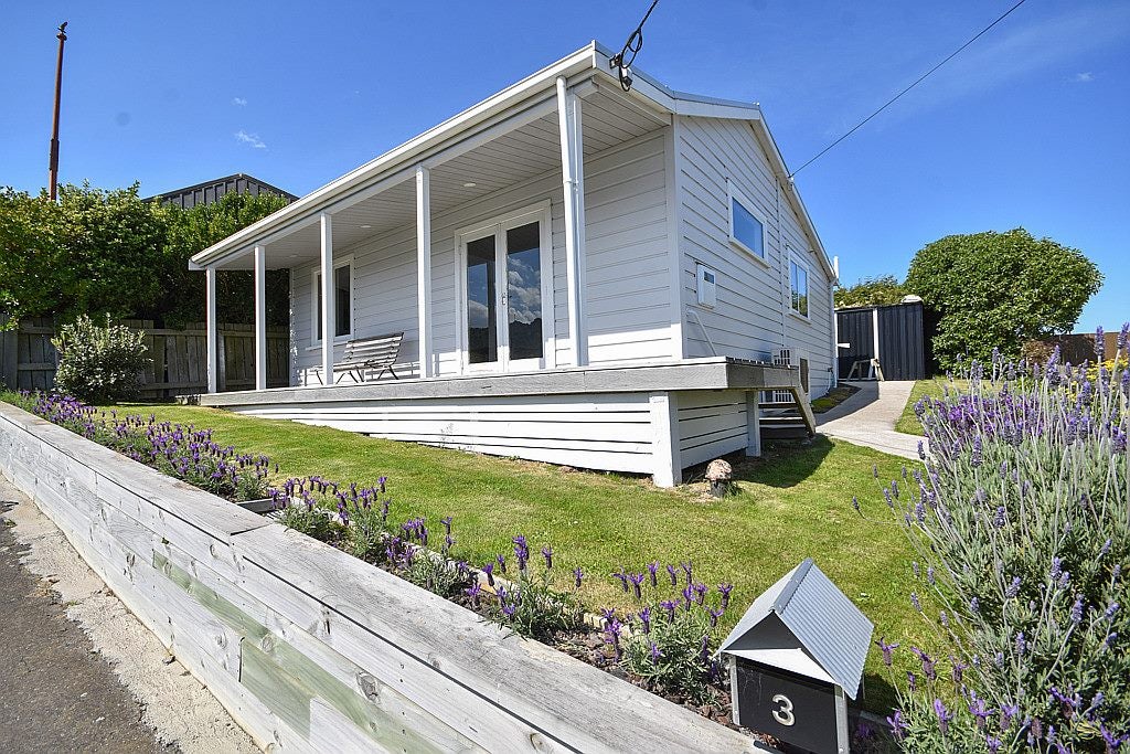 3 Magnetic Street, Port Chalmers, Dunedin - Carousel 1