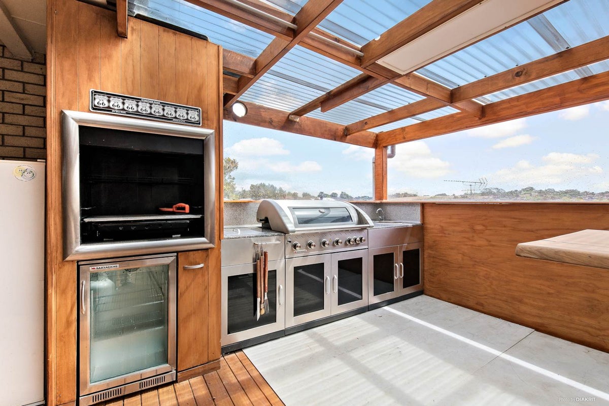 22 Nimstedt Avenue, Oteha, Auckland - Carousel 1