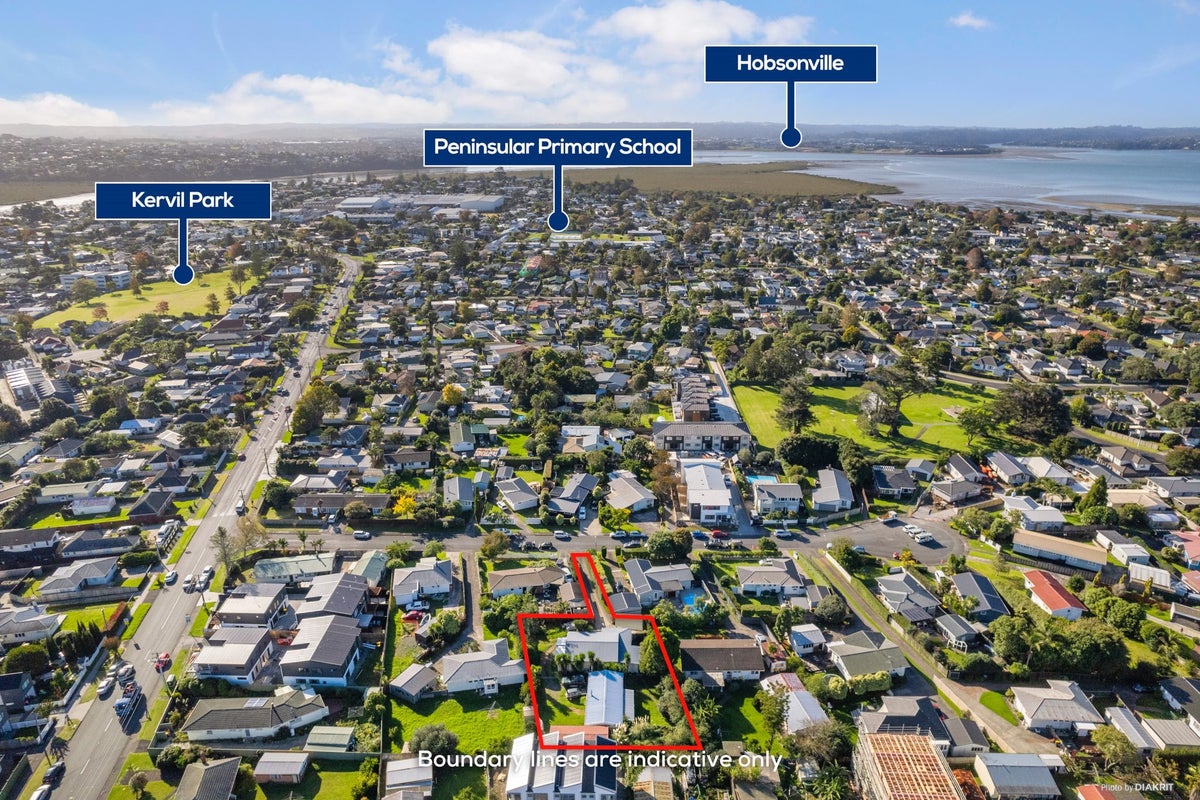 9 Clinton Avenue, Te Atatu Peninsula, Auckland - Carousel 2