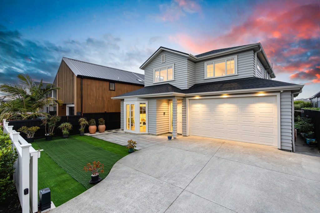 11 Keel Street, Long Bay, Auckland - Carousel 1