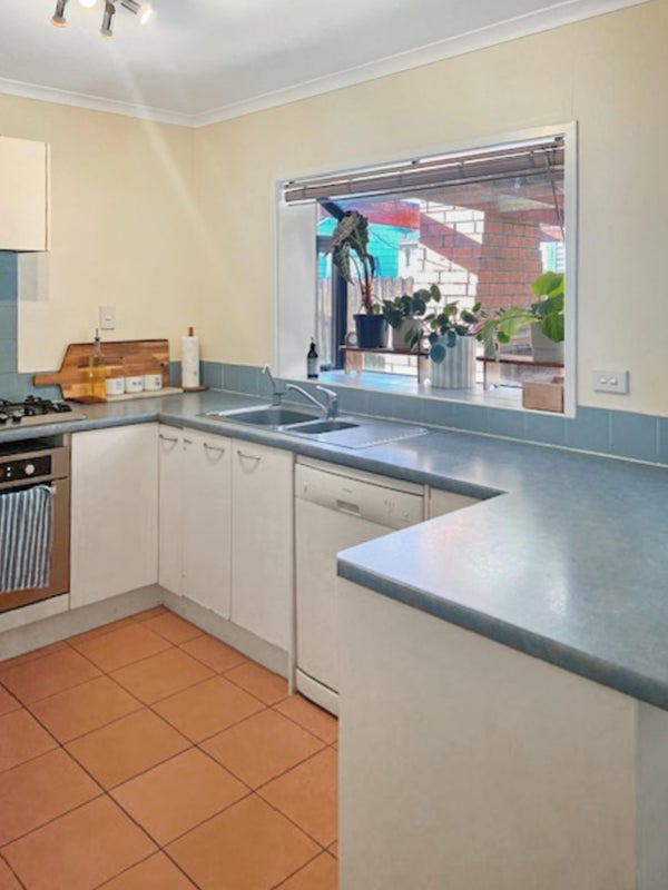 16 Kaimoana Street, Weymouth, Auckland - Carousel 2