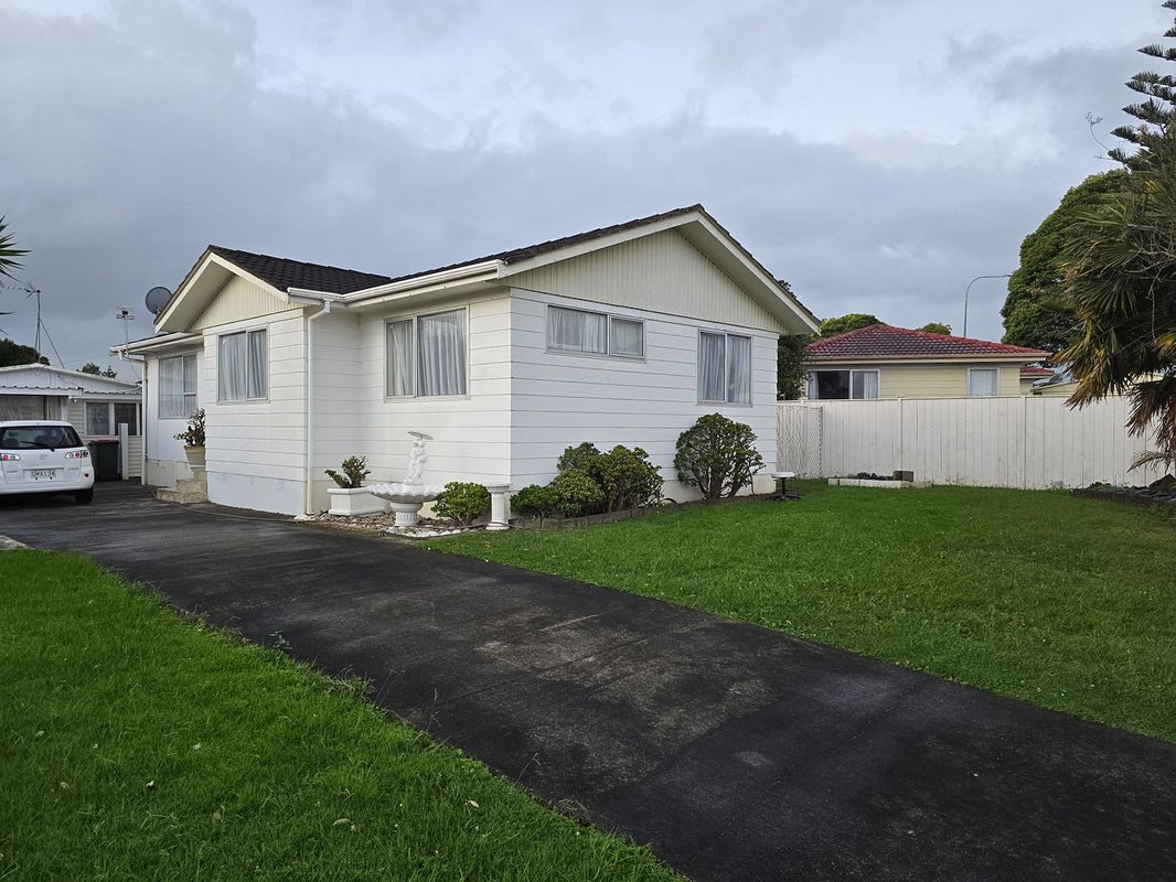 3 Casuarina Road, Half Moon Bay, Auckland - Carousel 1