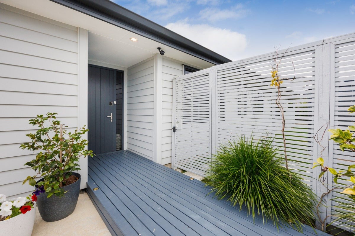 7 Varsity Heights, Fitzherbert, Palmerston North - Carousel 2