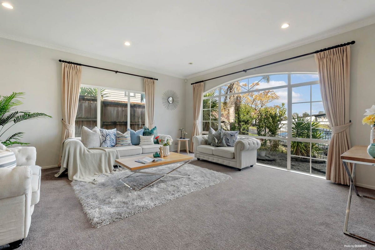 3 Lambir Place, Fairview Heights, Auckland - Carousel 2