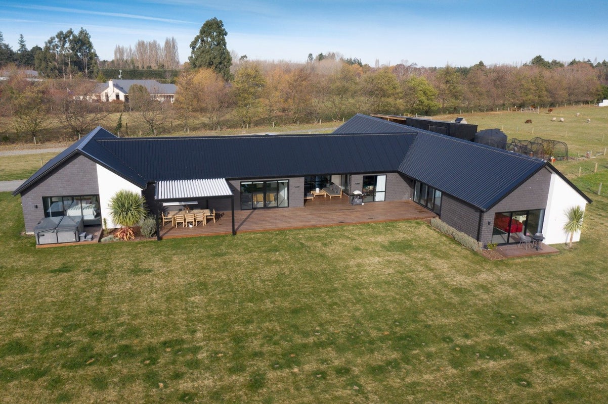 162 Beach Road East, Elgin, Ashburton - Carousel 2