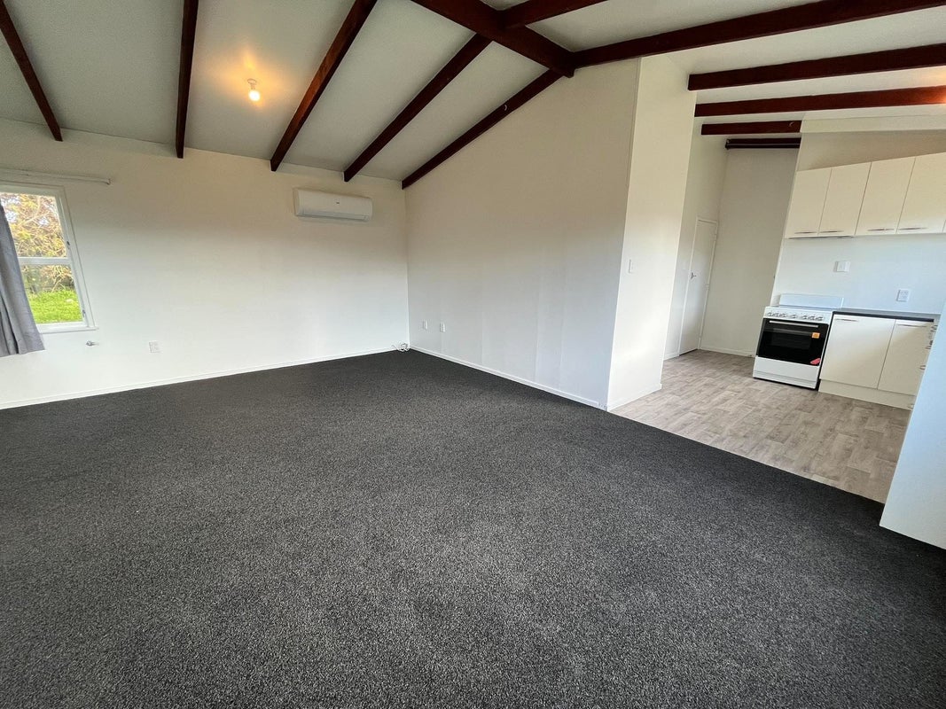 1 Surrey Road, Springvale, Whanganui - Carousel 2