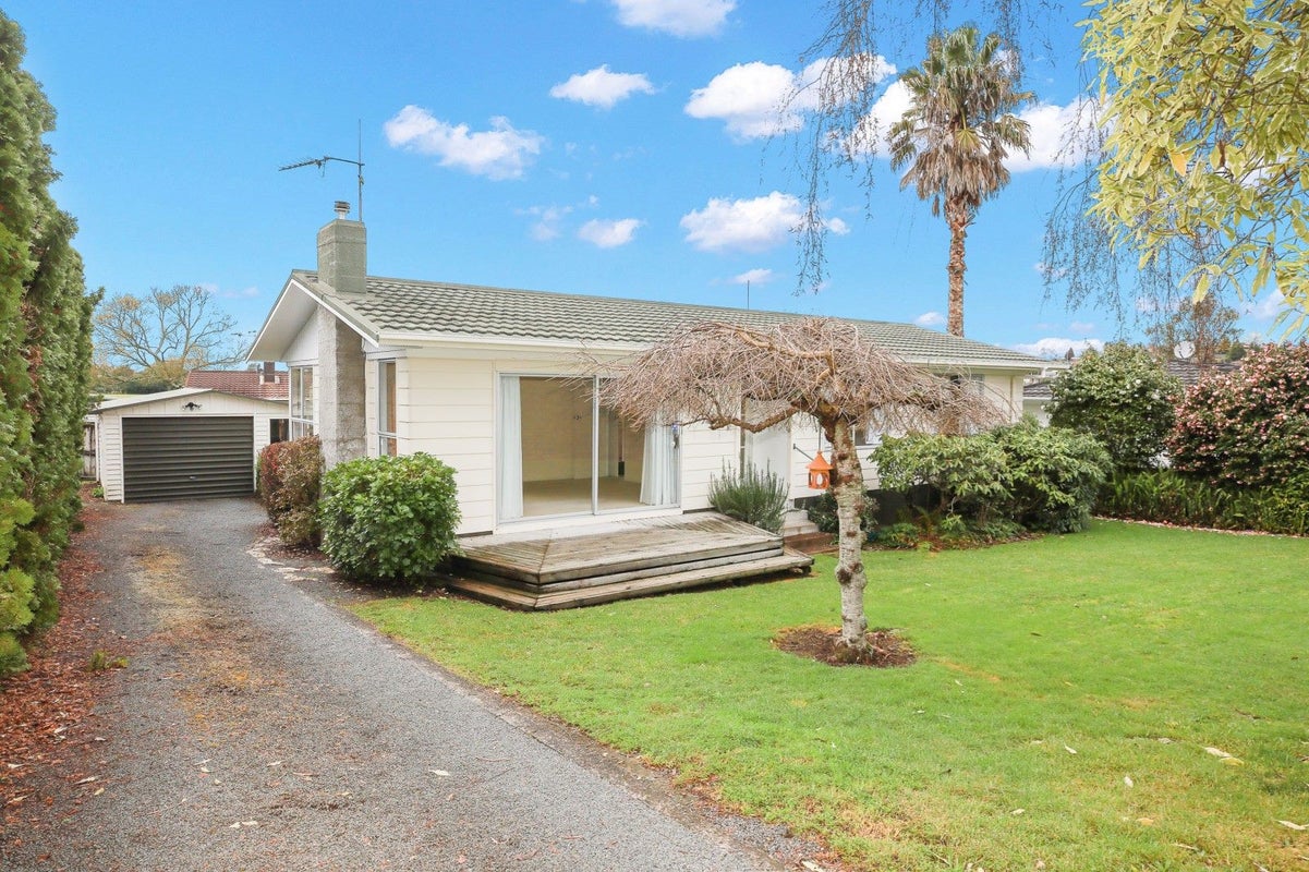 12 Maple Avenue, Dinsdale, Hamilton - Carousel 2