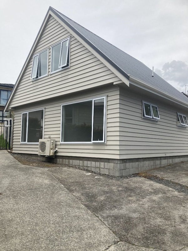 34 Millbrook Road, Henderson, Auckland - Carousel 1