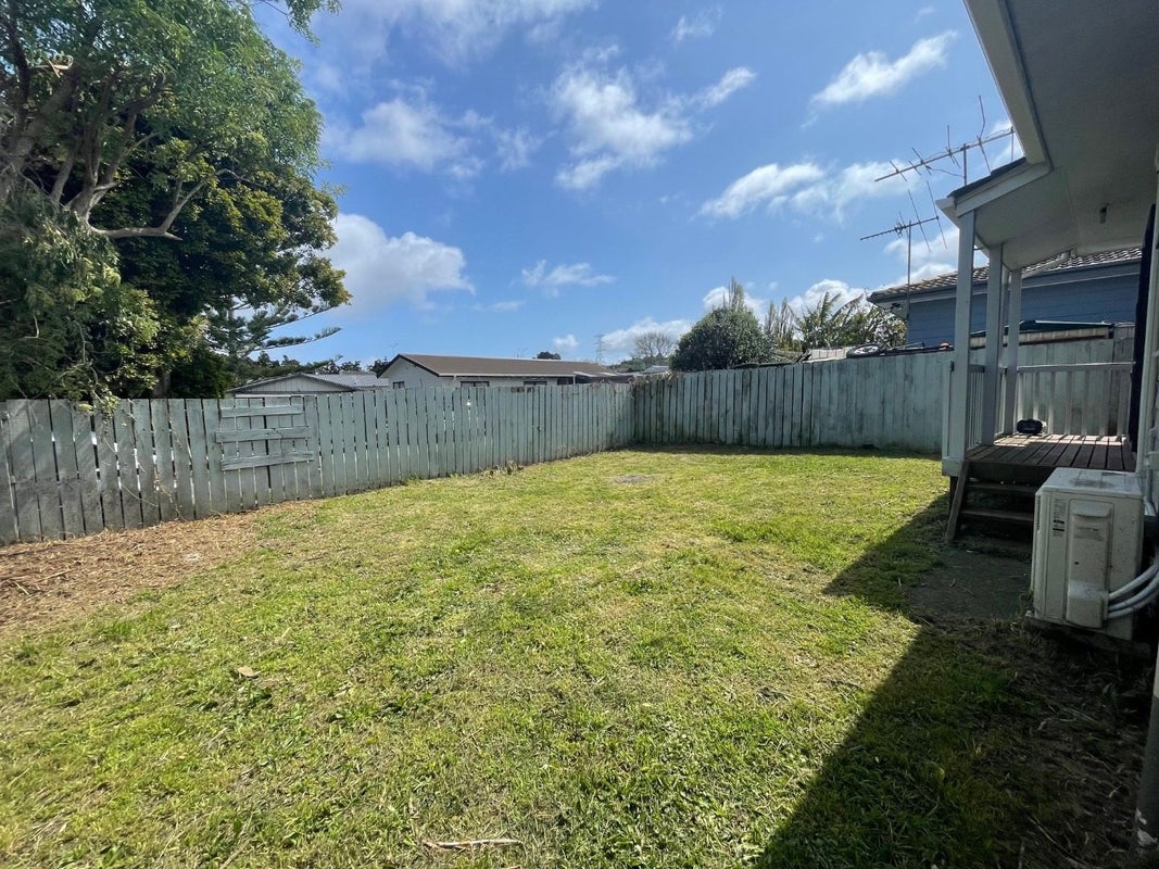 15A Secretariat Place, Randwick Park, Auckland - Carousel 2