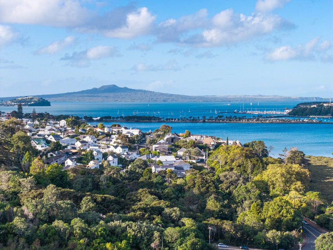 142 Bassett Road, Remuera, Auckland - Carousel 2
