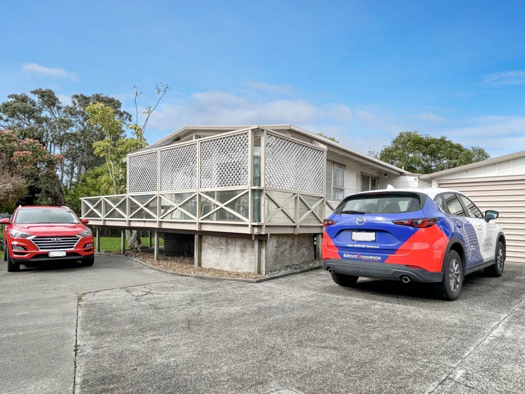 2/203 Hibiscus Coast Hwy, Red Beach, Whangaparaoa - Carousel 1