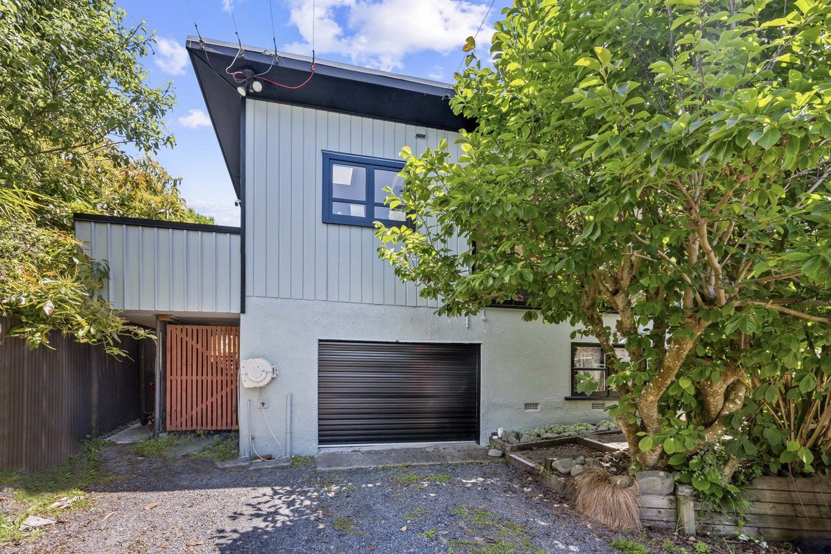 28 Eatwell Avenue, Paraparaumu Beach, Paraparaumu - Carousel 1