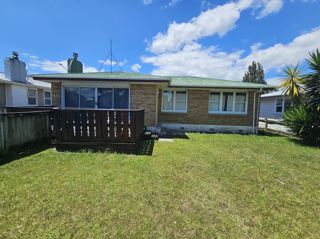 20A Henderson Crescent, Parkvale, Tauranga - Carousel 1