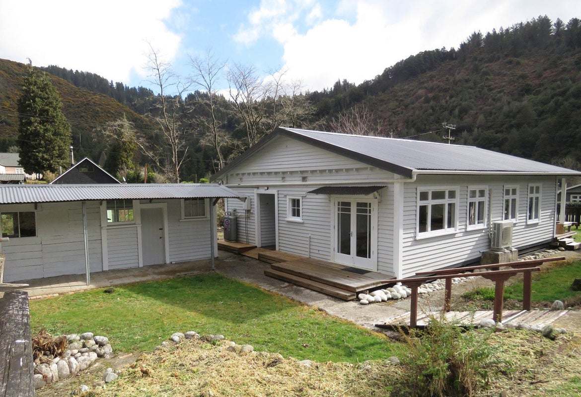 58 Trennery Street, Blacks Point, Reefton - Carousel 1
