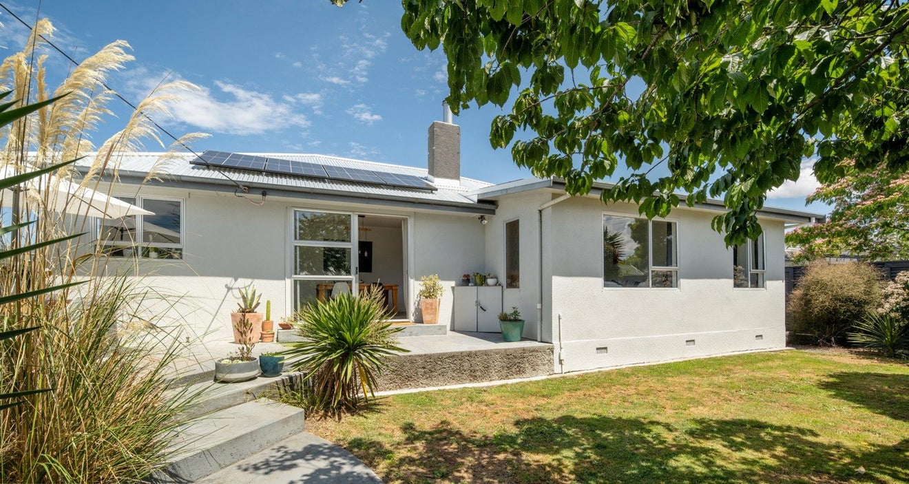 15 Linton Street, Mayfield, Blenheim - Carousel 1