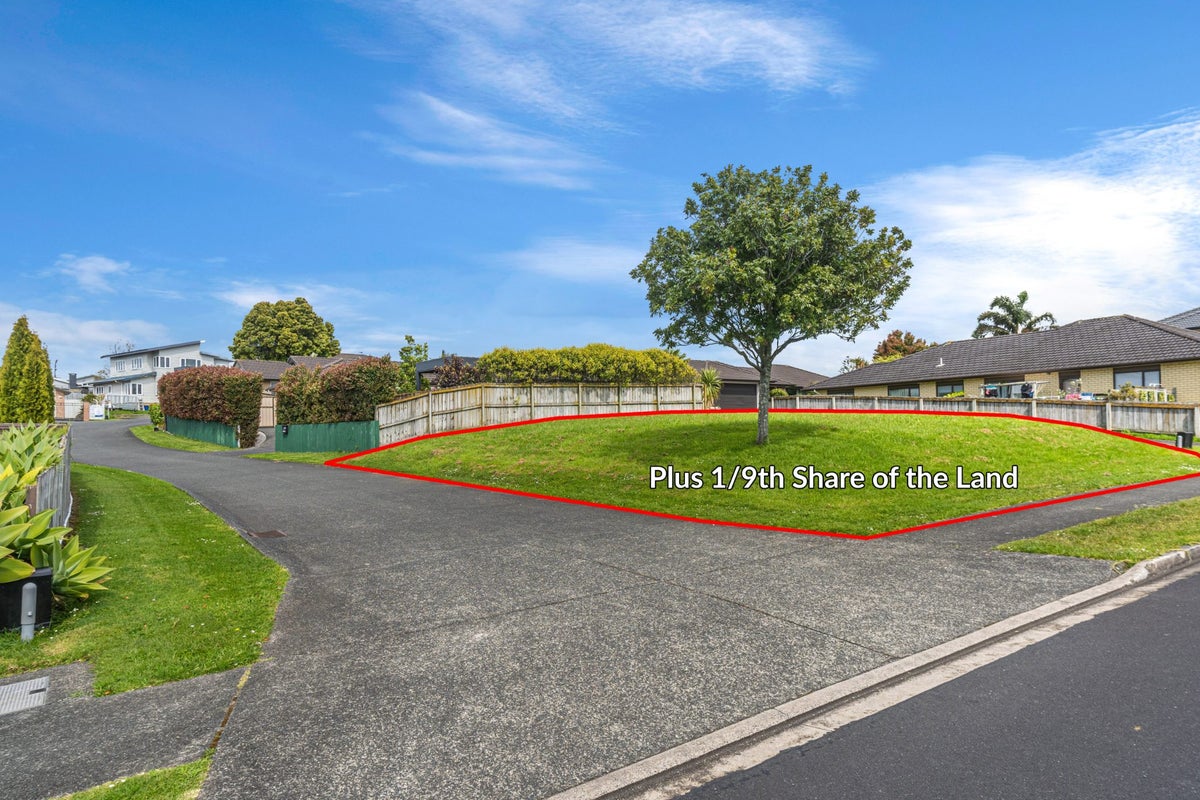 16 McWhirters Farm Lane, Massey, Auckland - Carousel 18