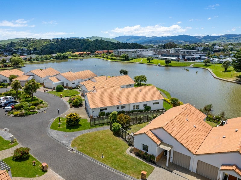 9 Lakeside Villas, WHITBY, PORIRUA - Carousel 2