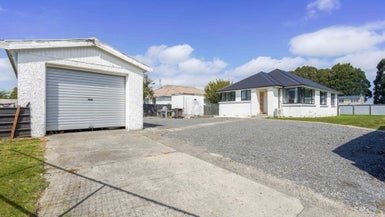 1 Lyon Street, Glengarry, Invercargill - Carousel 1