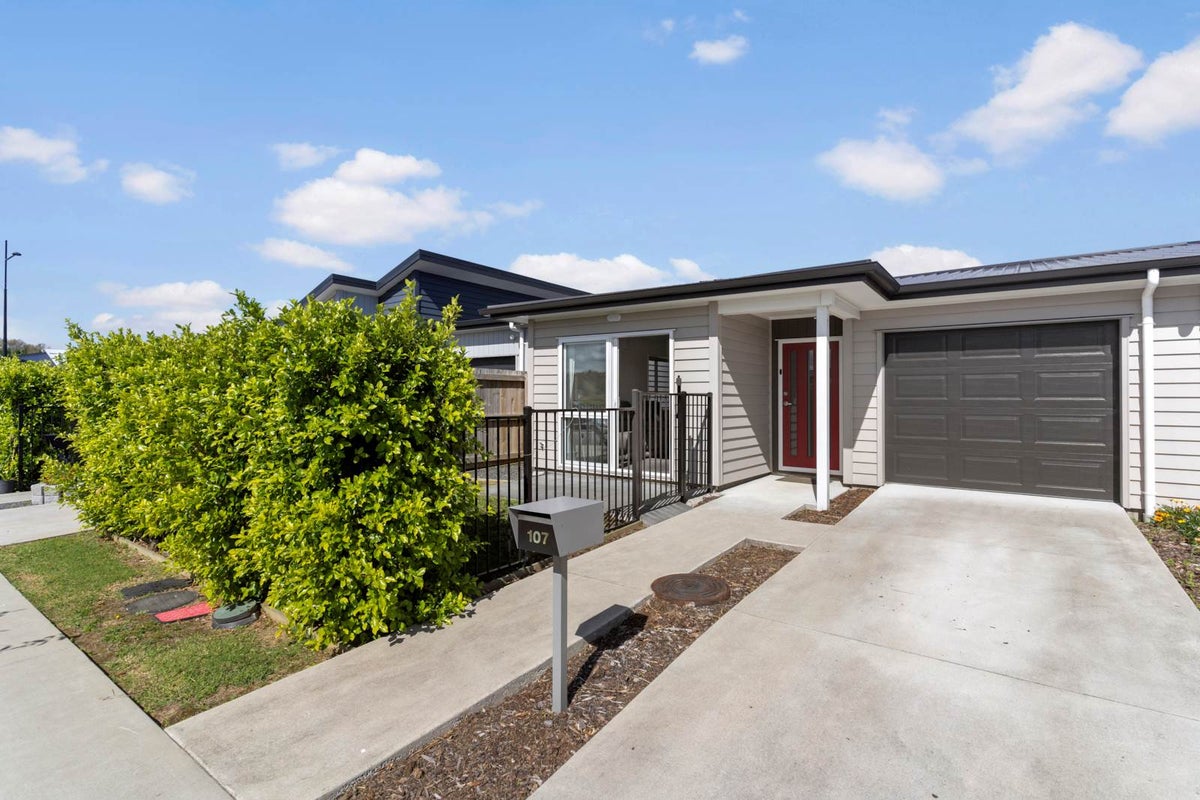 107 Kuaka Drive, Takanini, Auckland - Carousel 1