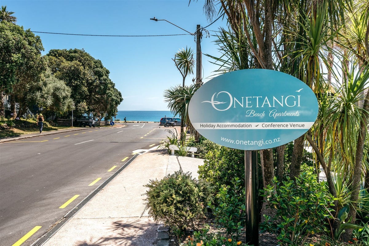 1E/3 Fourth Avenue, Waiheke Island, Auckland - Carousel 2