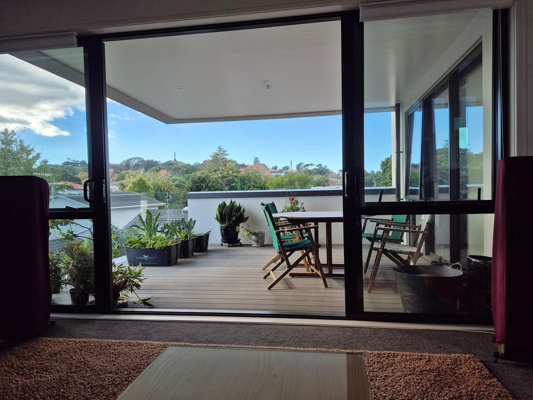 303/2A Raurenga Avenue, Royal Oak, Auckland - Carousel 1