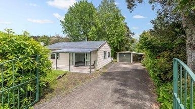 16 Hammond Avenue, Hatfields Beach, Orewa - Carousel 1