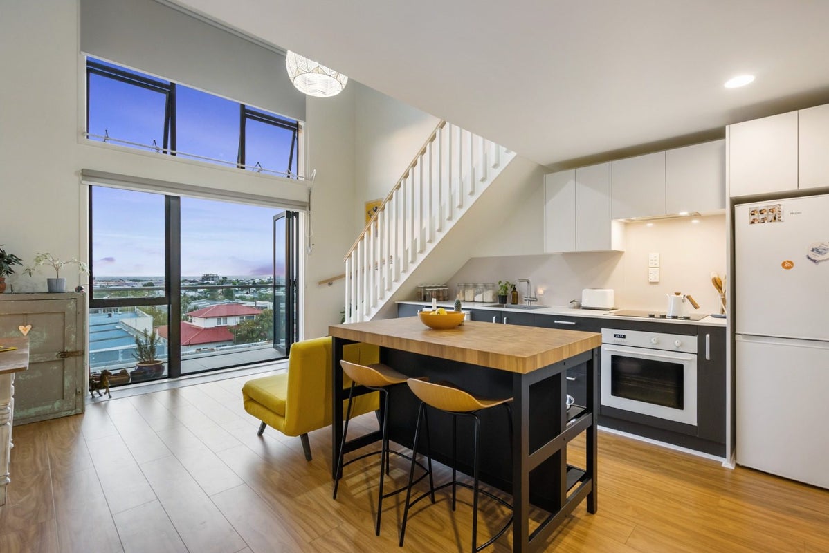 2H/12 Charles Street, Mount Eden, Auckland - Carousel 1