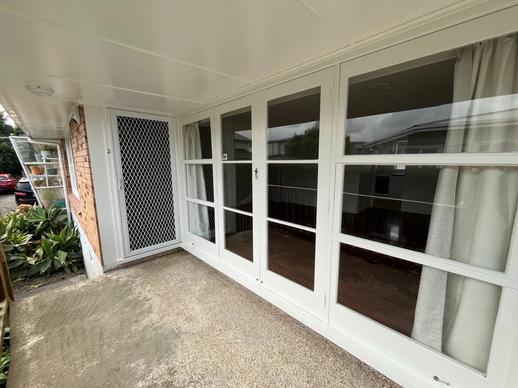 2/18 Tawa Road, Onehunga, Auckland - Carousel 1