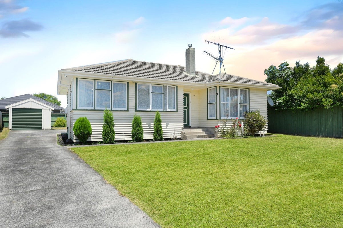 77 Sefton Crescent, Chartwell, Hamilton - Carousel 1