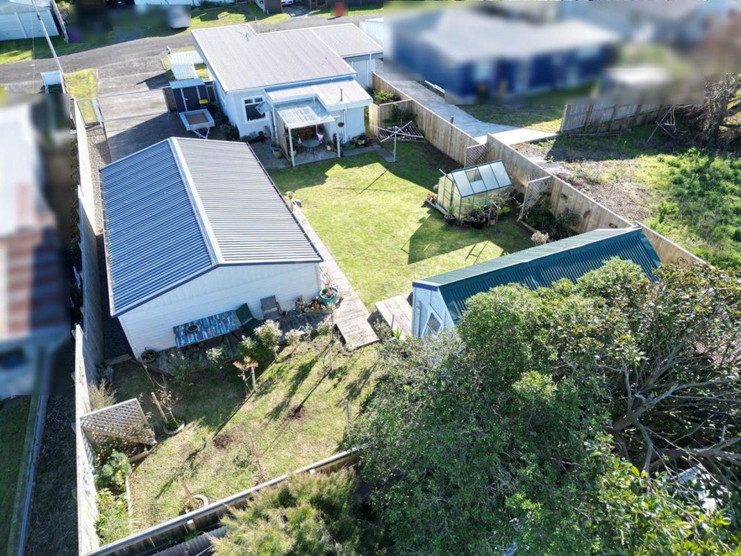 5 Huia Street, Foxton Beach, Foxton - Carousel 37