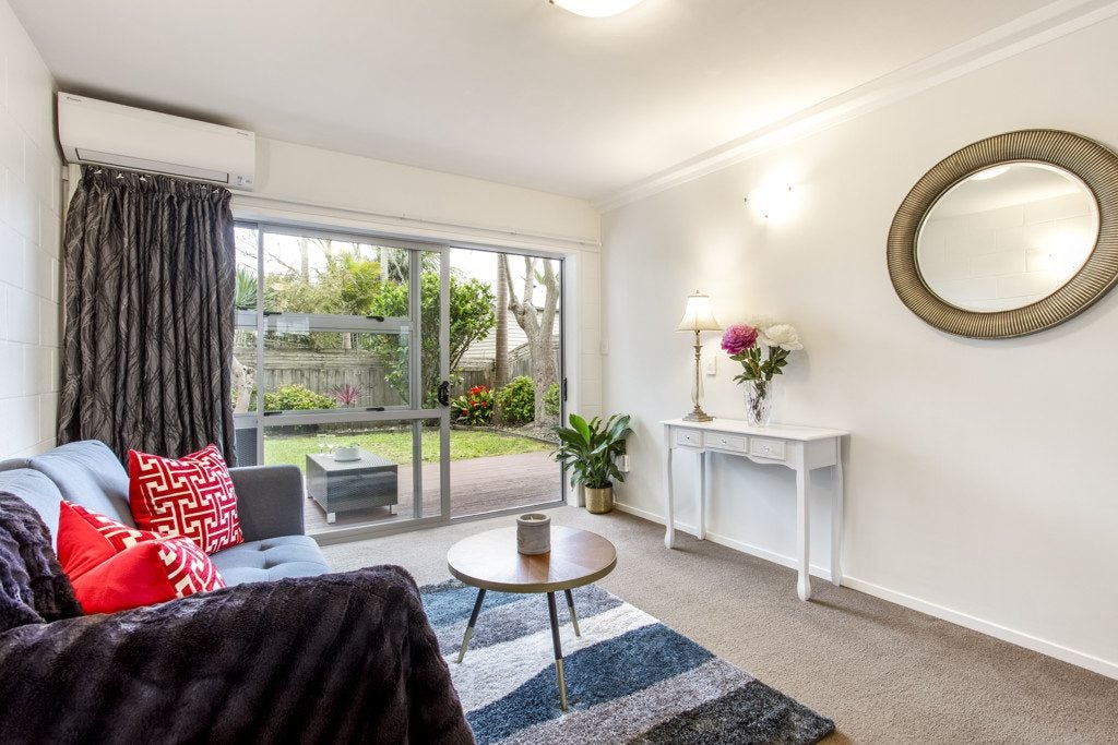 3/32 Blockhouse Bay Road, Avondale, Auckland - Carousel 1